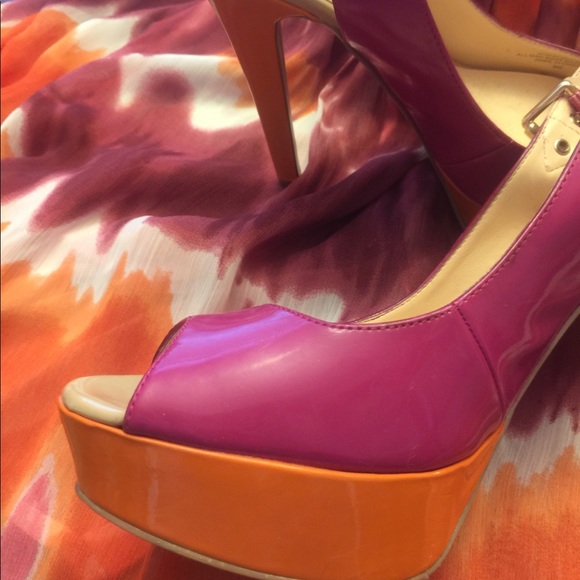 Guess Platform Heels - Picture 6 of 7